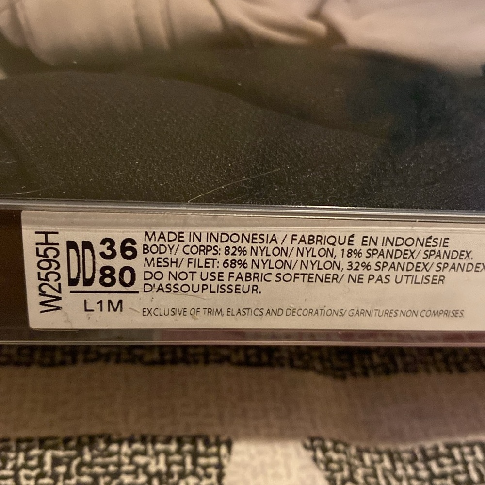 Wonderbra - Picture 5 of 5
